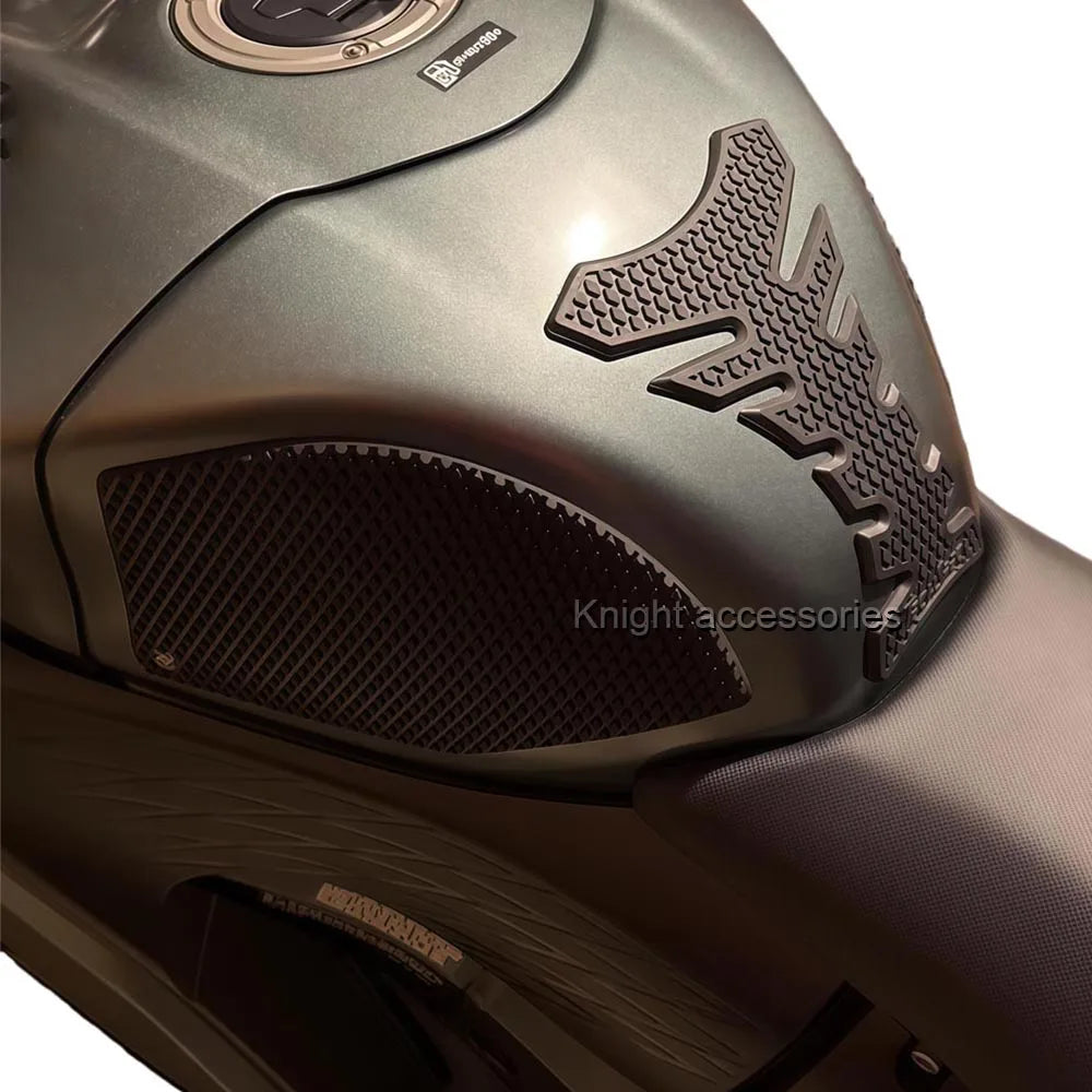 Tank Pad Motorcycle accessories Fuel Tank Pad For Hayabusa GSXR1300 GSXR 1300 2021-2025 Non-slip Side Fuel Tank Waterproof Pad