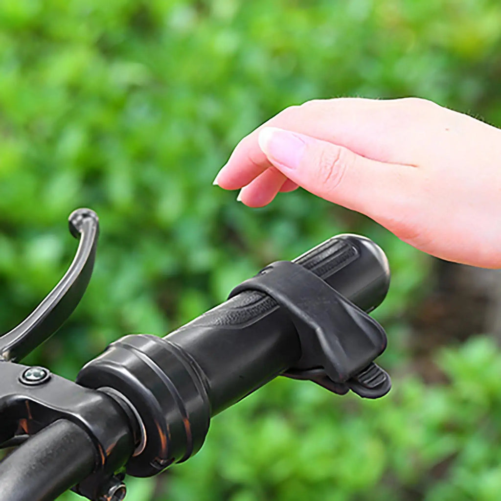 Motorcycle Throttle Clip Cruise Control Rotatable Throttle Clip Riding Wrist Boost for Scooter Electric Bike Electromobile ﻿